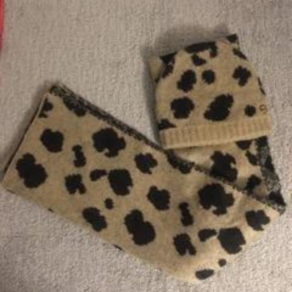 Michael Kors Hat & Scarf set